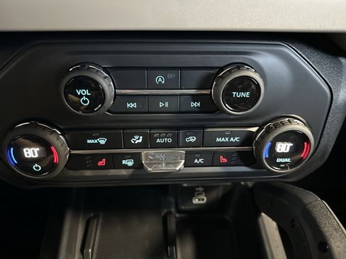 New 2026 Ford Bronco Big Bend w/ Black Diamond Package AWD/4WD image 18