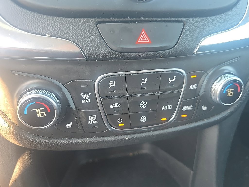 Used 2019 Chevrolet Equinox LT FWD image 17