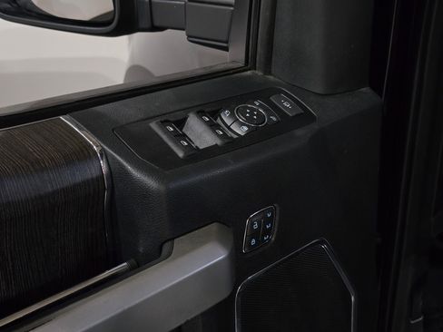 Used 2021 Ford F250 Lariat w/ Lariat Ultimate Package image 24