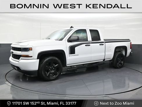 Used 2018 Chevrolet Silverado 1500 Custom w/ Custom Value Package image 1