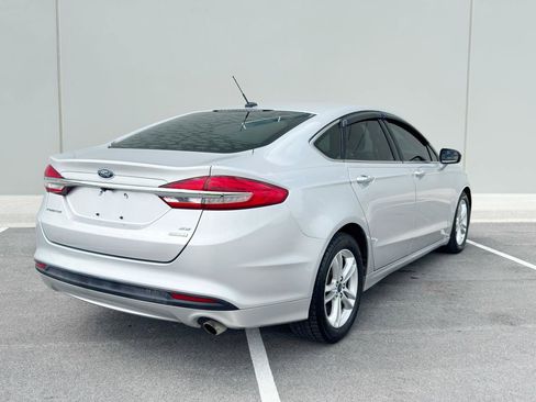 Used 2018 Ford Fusion SE FWD image 6