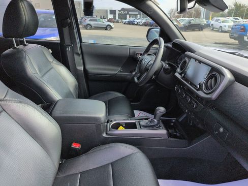 Used 2023 Toyota Tacoma TRD Off-Road w/ TRD Premium Off Road Package image 7