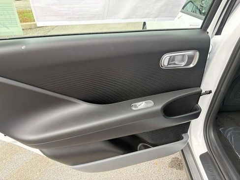 New 2025 Hyundai Ioniq 6 SE image 14