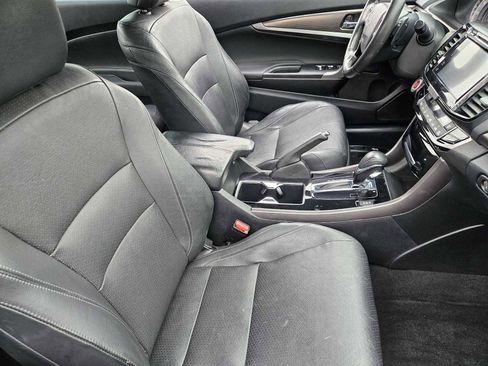 Used 2016 Honda Accord Touring image 14