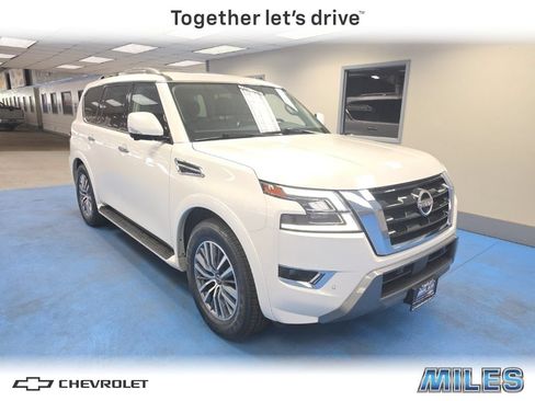 Used 2023 Nissan Armada SL w/ Captain's Chairs Package AWD/4WD image 1