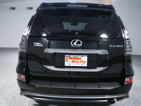 Used 2023 Lexus GX 460 Premium w/ Accessory Package AWD/4WD image 8
