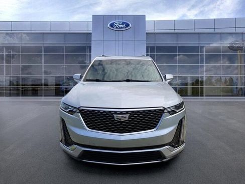 Used 2020 Cadillac XT6 Premium Luxury FWD image 3