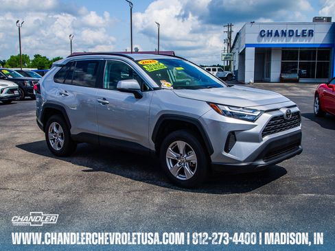 Used 2025 Toyota RAV4 XLE AWD/4WD image 1