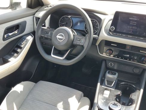 Used 2023 Nissan Rogue SV AWD/4WD image 13