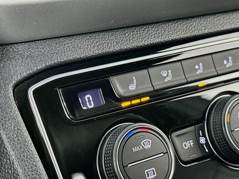 Used 2023 Volkswagen Atlas Cross Sport SE FWD image 19
