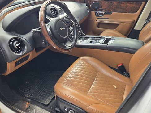 Used 2019 Jaguar XJ L Portfolio RWD image 10