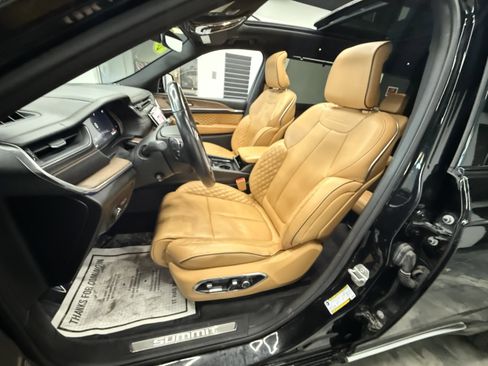 Used 2022 Jeep Grand Cherokee L Summit w/ Luxury Tech Group V image 16