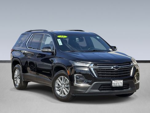 Used 2022 Chevrolet Traverse LT FWD image 1