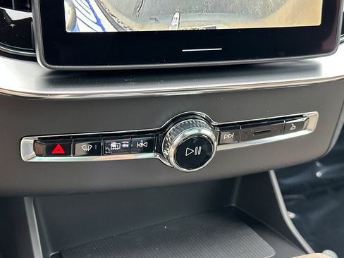 New 2026 Volvo XC90 T8 Plus AWD/4WD image 17
