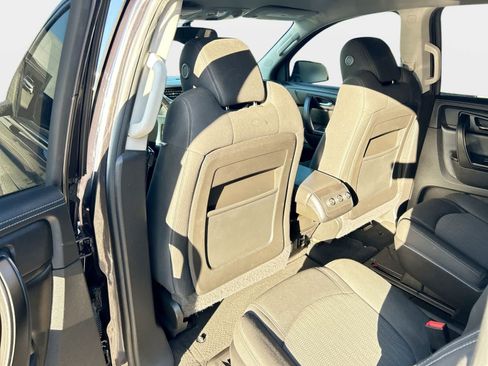 Used 2016 Chevrolet Traverse LT w/ Style and Technology Package FWD image 12