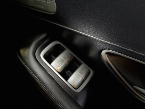 Used 2018 Mercedes-Benz S 560 Sedan image 26