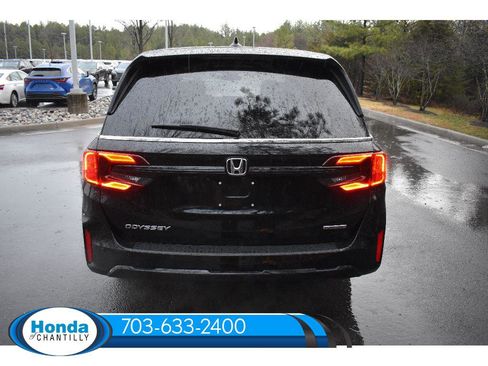 New 2026 Honda Odyssey Touring image 6