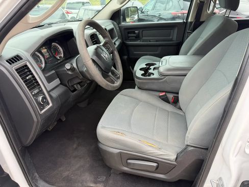 Used 2017 RAM 1500 Express RWD image 9