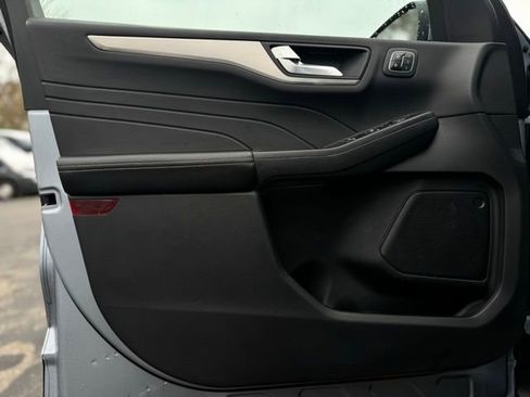 Used 2022 Ford Escape Titanium w/ Class II Trailer Tow Package image 12