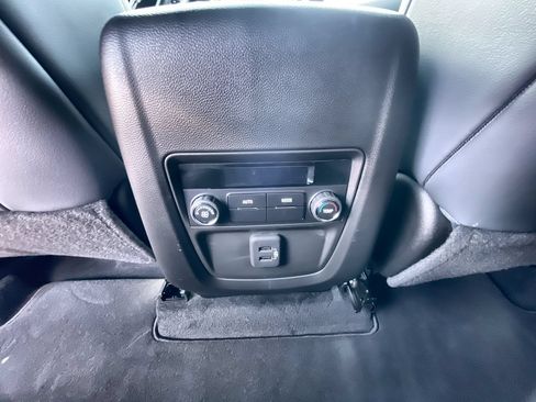 Used 2023 Buick Enclave Essence FWD image 21