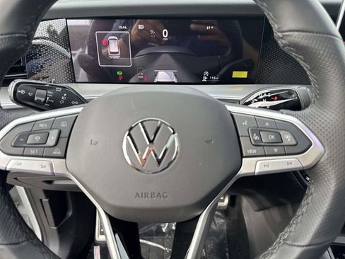New 2026 Volkswagen Tiguan SE R-Line FWD image 17