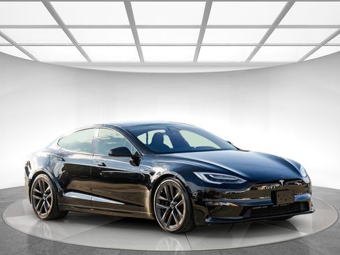 Used 2021 Tesla Model S Plaid image 5