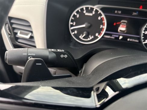 Used 2023 Nissan Rogue SL w/ SL Premium Package image 21