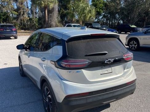 Used 2022 Chevrolet Bolt LT image 2