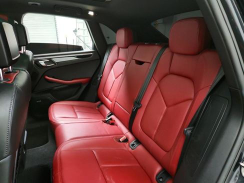 Used 2018 Porsche Macan S image 25