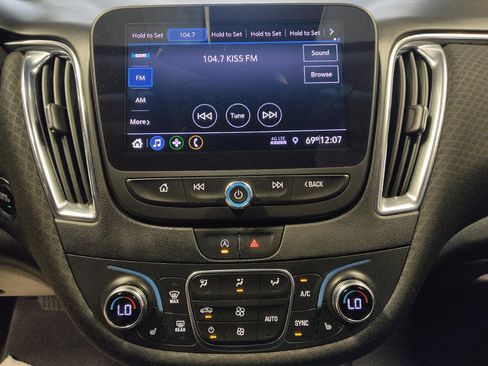 Used 2020 Chevrolet Malibu LT FWD image 25