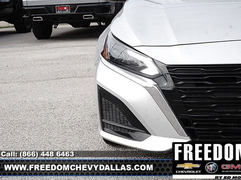 Used 2024 Nissan Altima 2.5 SV FWD image 40