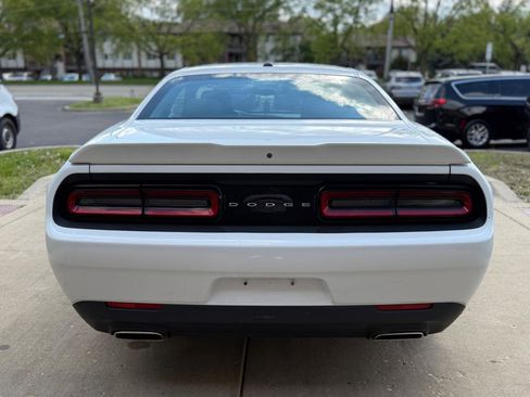 Used 2020 Dodge Challenger SXT RWD image 5