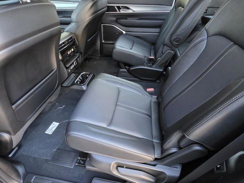 New 2025 Jeep Wagoneer Series II image 10