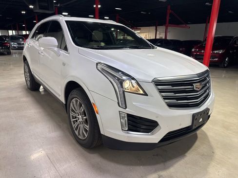 Used 2017 Cadillac XT5 Luxury w/ Driver Awareness Package FWD image 8
