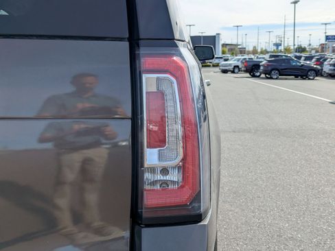 Used 2019 GMC Yukon XL SLT image 48