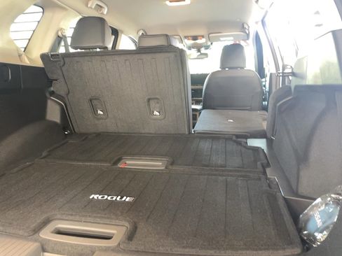 Used 2024 Nissan Rogue SL image 22