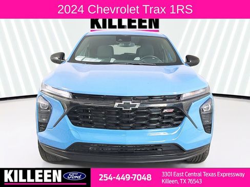 Used 2024 Chevrolet Trax RS w/ Driver Confidence Package image 2