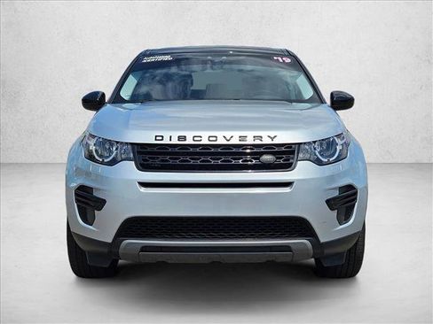 Used 2019 Land Rover Discovery Sport SE AWD/4WD image 2