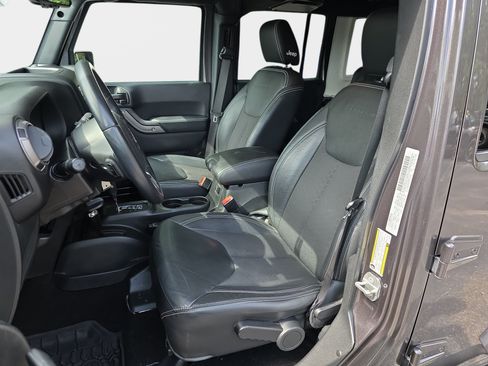 Used 2018 Jeep Wrangler Unlimited Sport AWD/4WD image 5