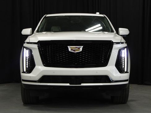 Used 2025 Cadillac Escalade Sport Platinum AWD/4WD image 12