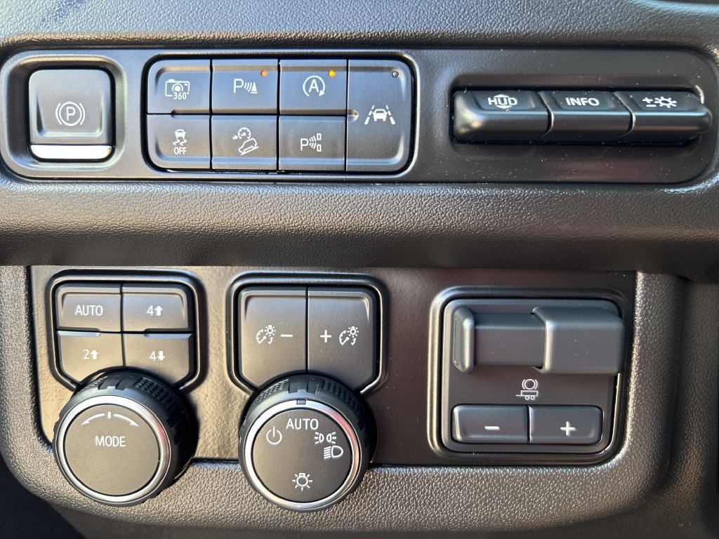 Used 2024 Chevrolet Tahoe High Country w/ Advanced Technology Package AWD/4WD image 33