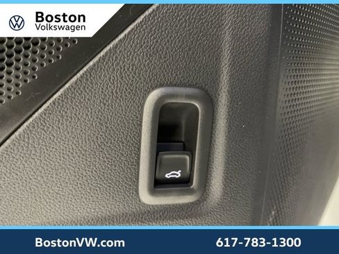 New 2026 Volkswagen Tiguan SE image 29