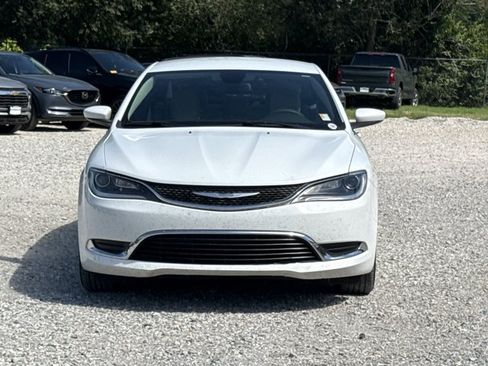 Used 2015 Chrysler 200 Limited FWD image 2