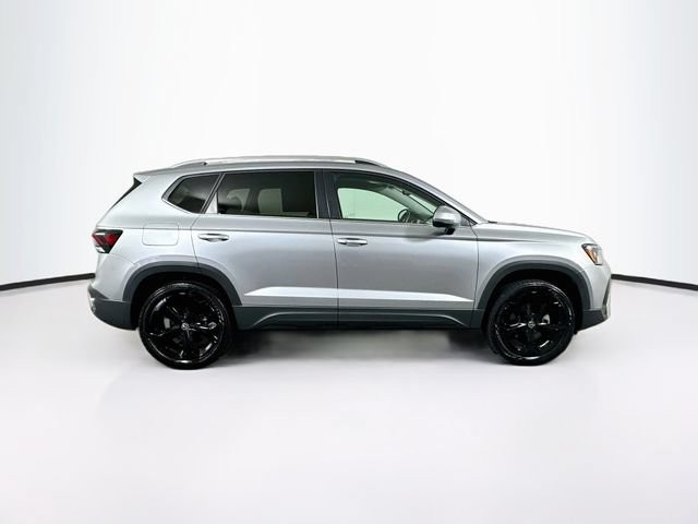 Certified 2025 Volkswagen Taos SEL AWD/4WD image 9