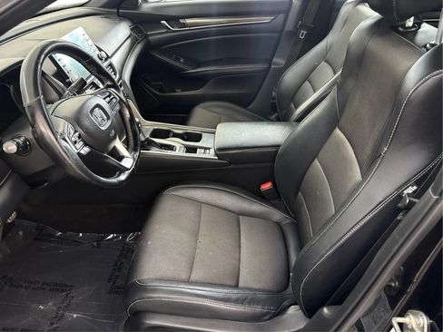 Used 2018 Honda Accord Sport image 13
