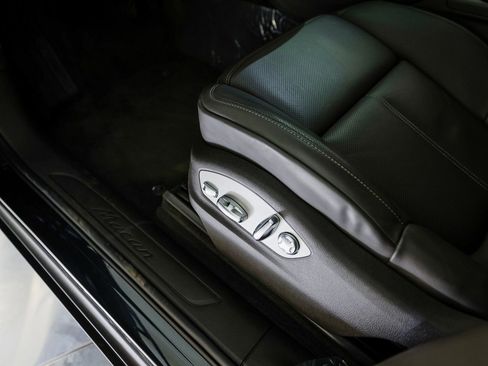 Certified 2025 Porsche Macan AWD/4WD image 14