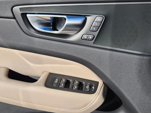 New 2026 Volvo XC60 B5 Plus w/ Protection Package Premier AWD/4WD image 10