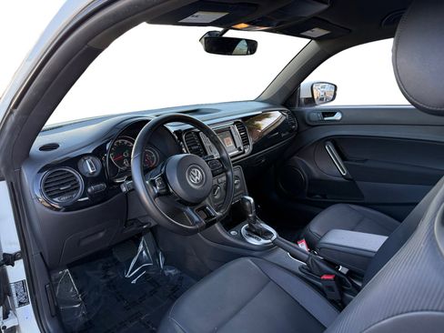 Used 2018 Volkswagen Beetle 2.0T S w/ Style & Comfort Package For S image 9