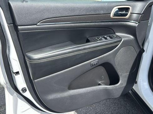 Used 2016 Jeep Grand Cherokee Limited AWD/4WD image 11