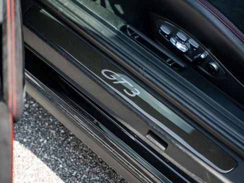 Used 2018 Porsche 911 GT3 RWD image 18